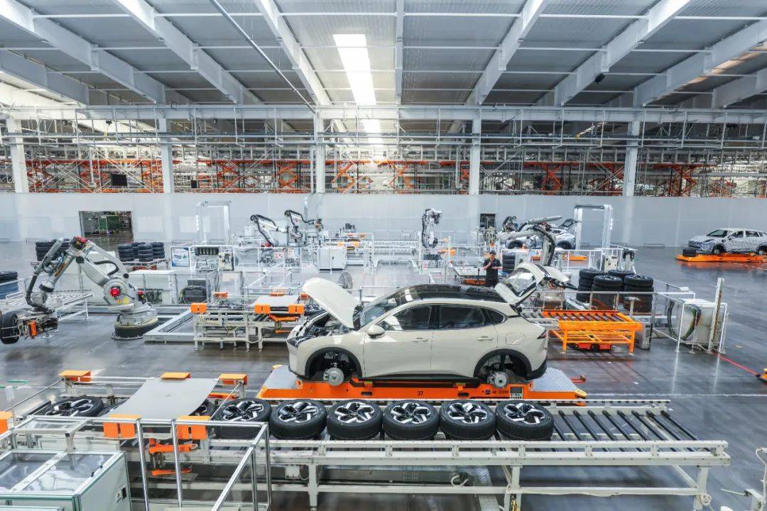 顛覆百年流水線!【汽車維基】走進柳州五菱技術心臟,中國智造開啟“第三次革命”